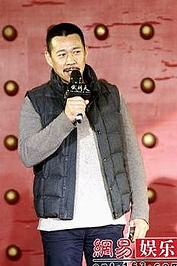 娱乐圈教授风波持续发酵，背后真相逐渐清晰