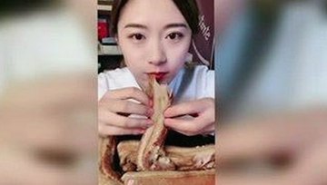扬州副局长婚内出轨引热议:婚房偷拍事件曝光